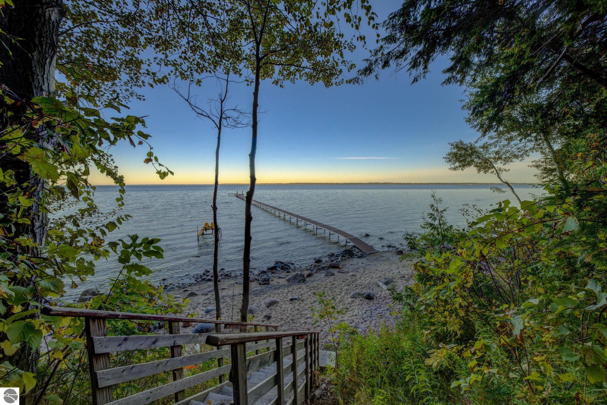 1221 S Bay View Trail