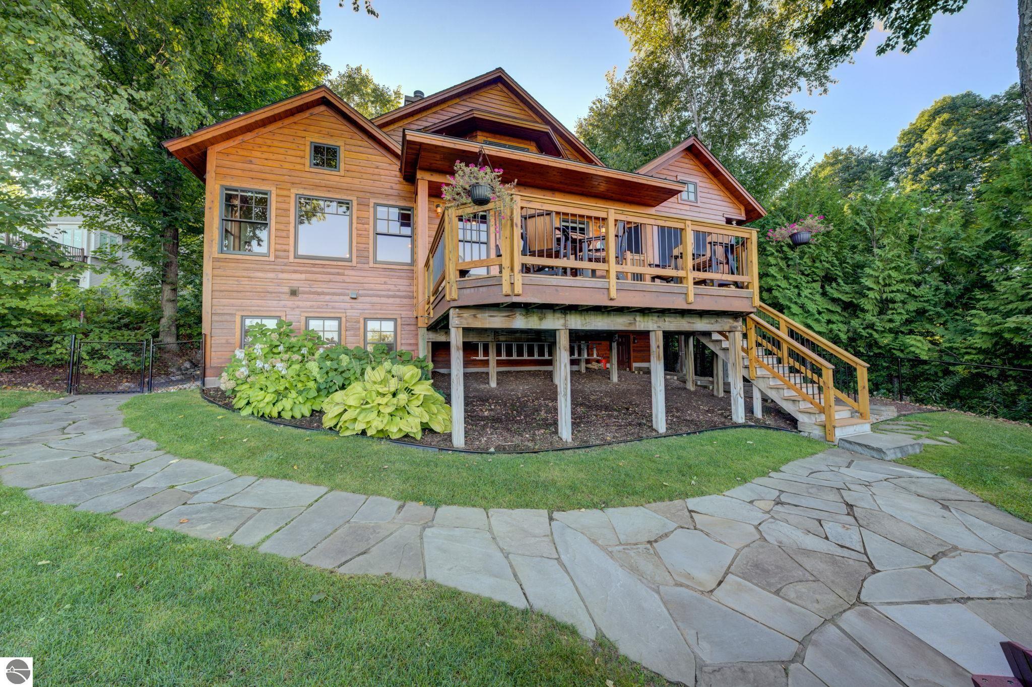 1221 S Bay View Trail