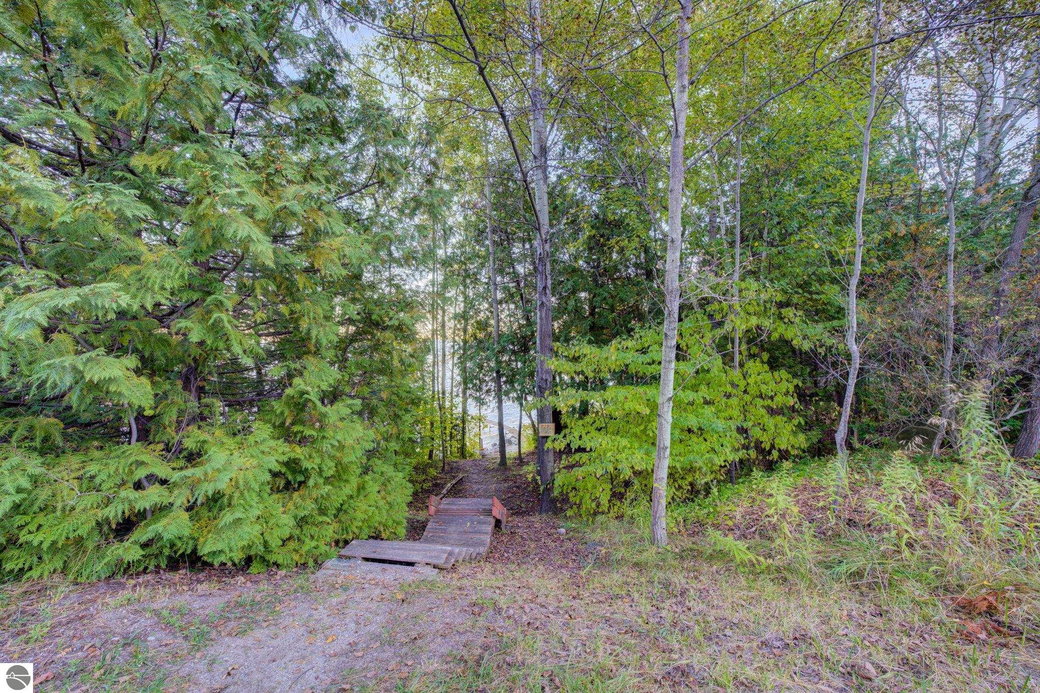1221 S Bay View Trail
