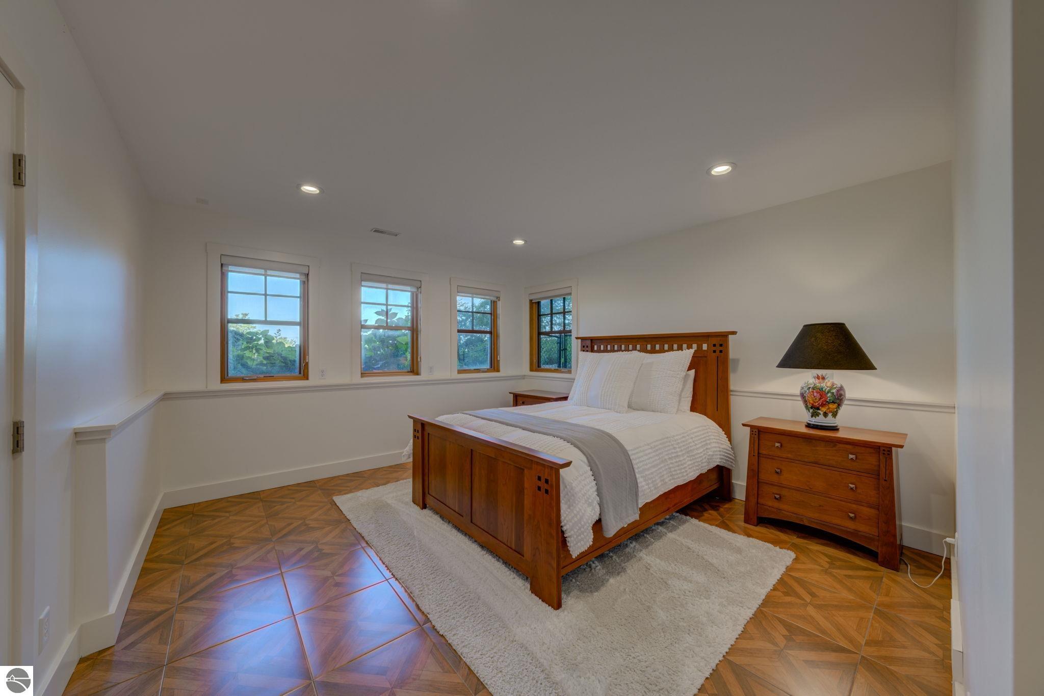 1221 S Bay View Trail