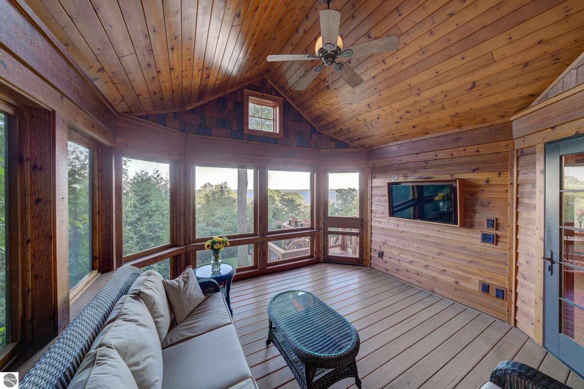 1221 S Bay View Trail