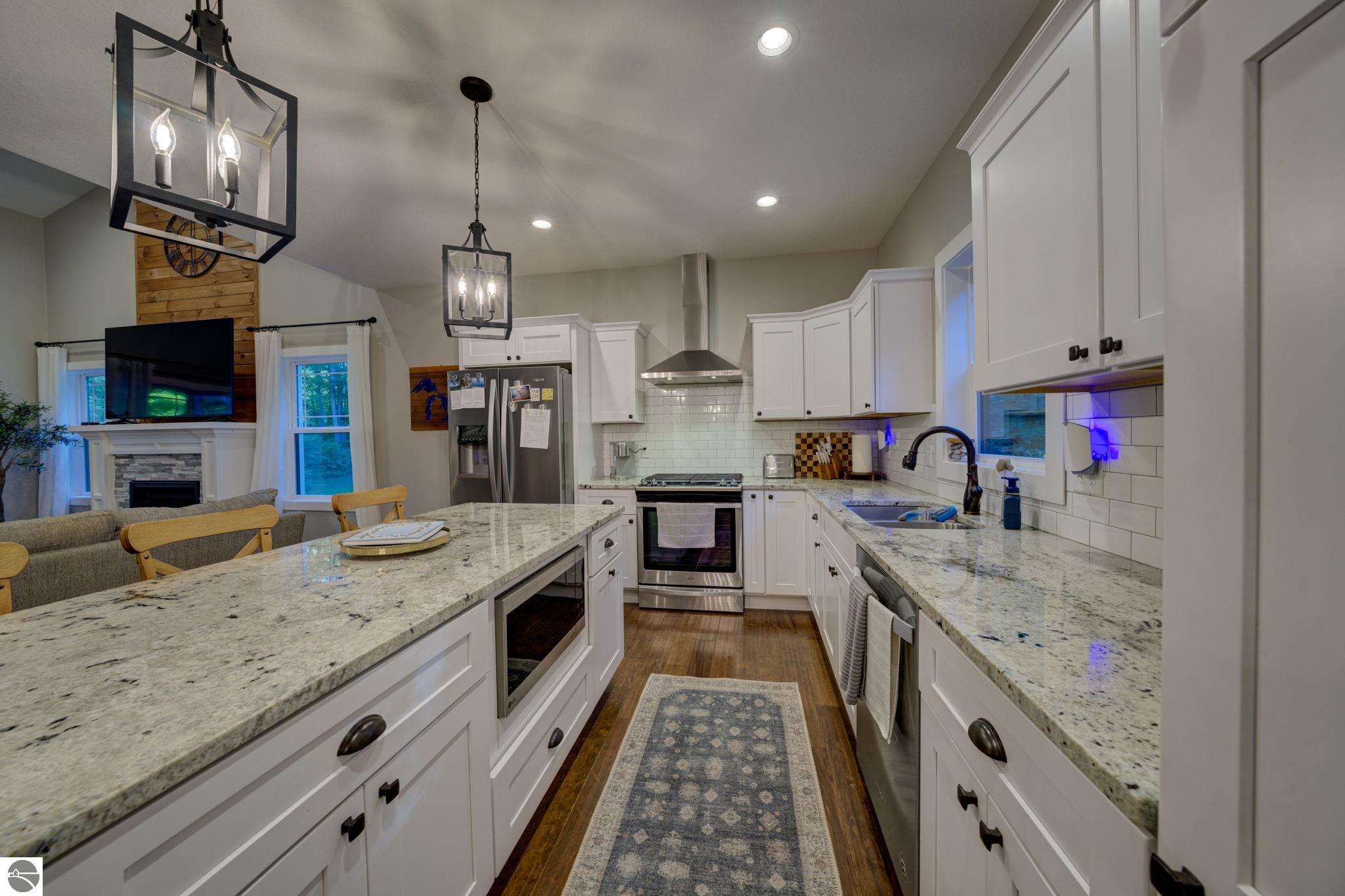 359 W Valley Road