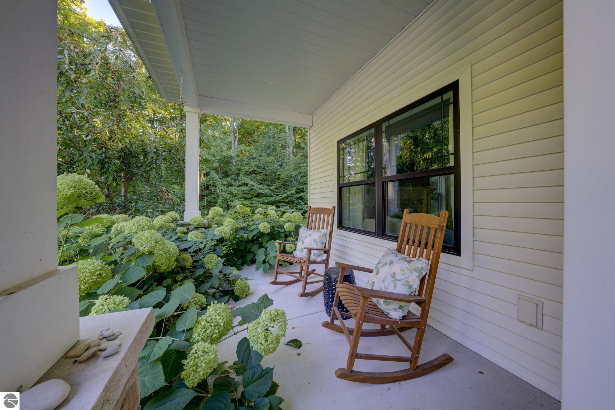 359 W Valley Road