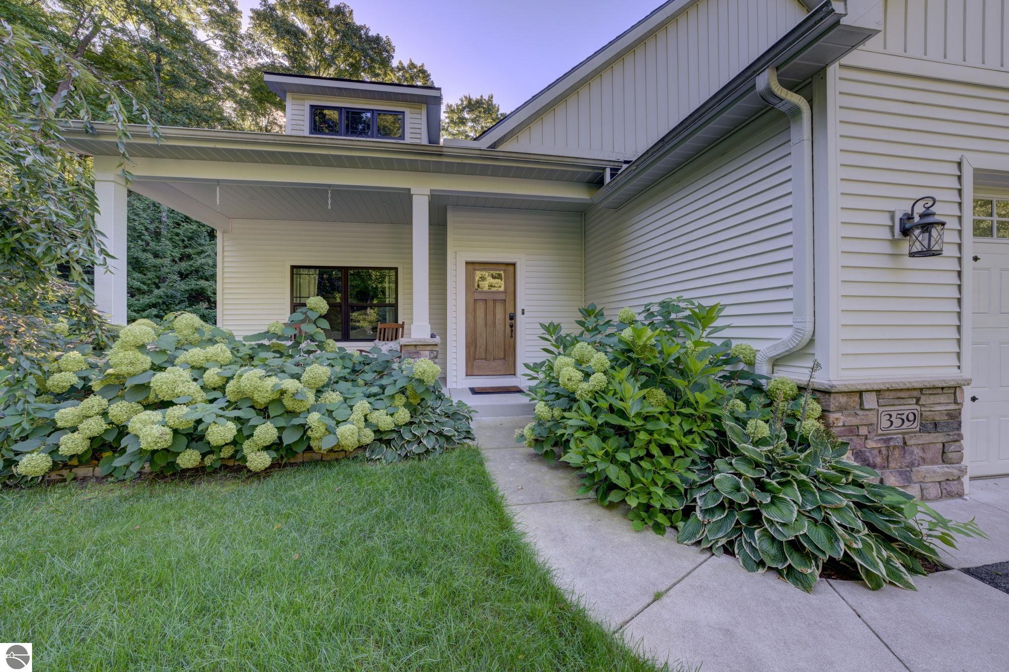 359 W Valley Road