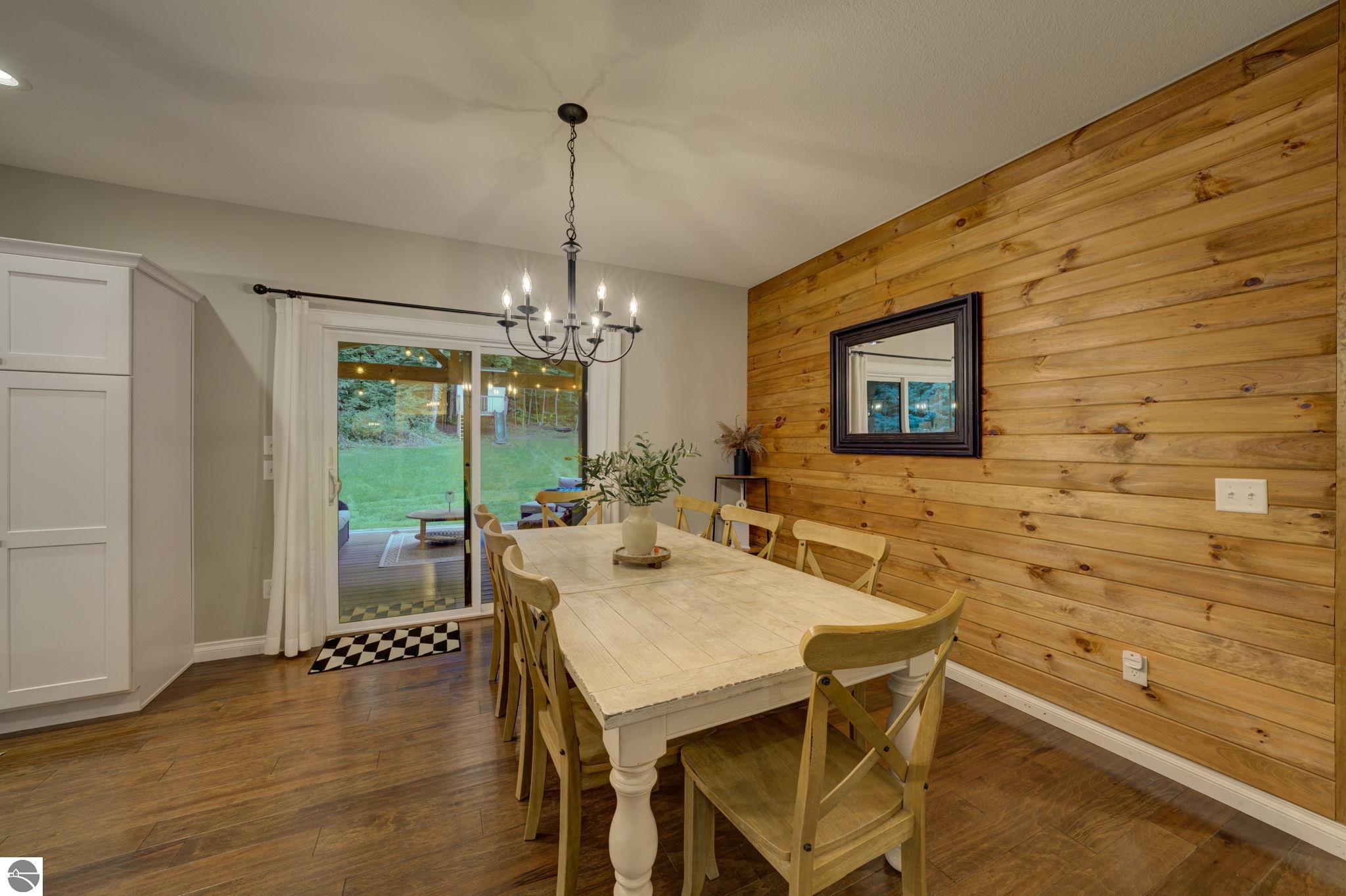 359 W Valley Road