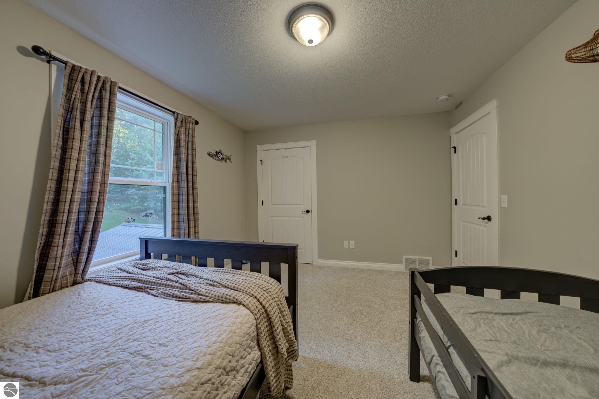 359 W Valley Road