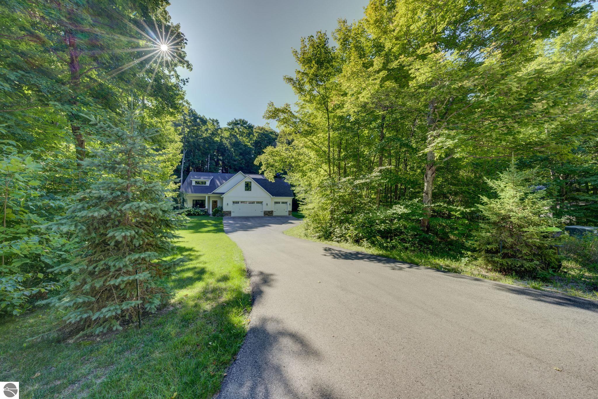 359 W Valley Road