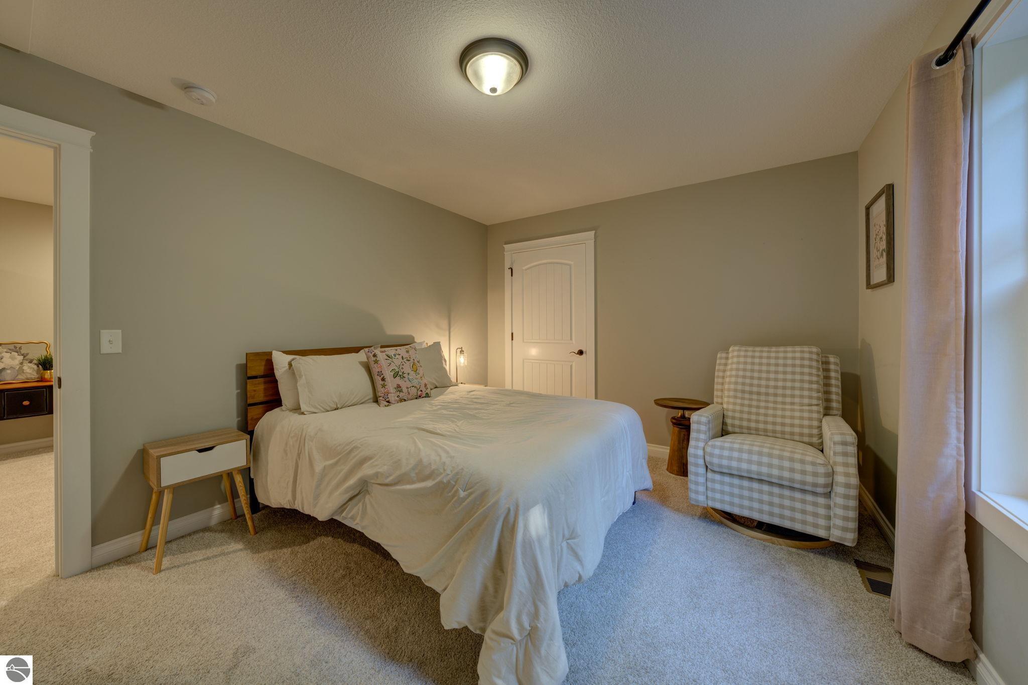 359 W Valley Road