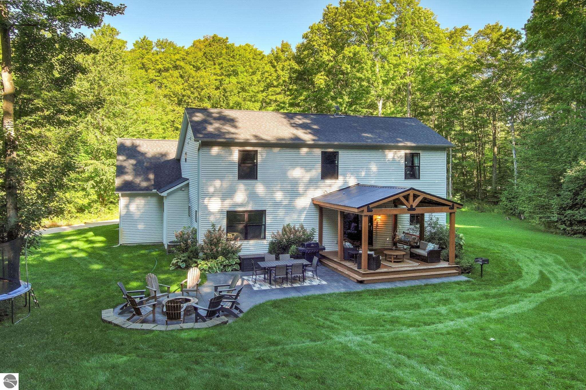 359 W Valley Road