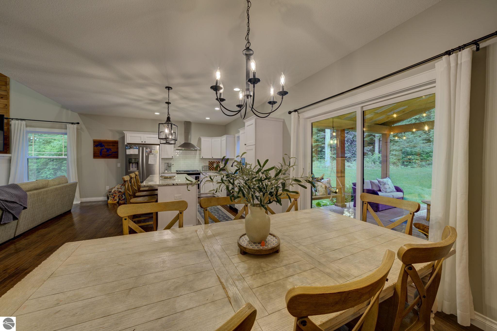 359 W Valley Road