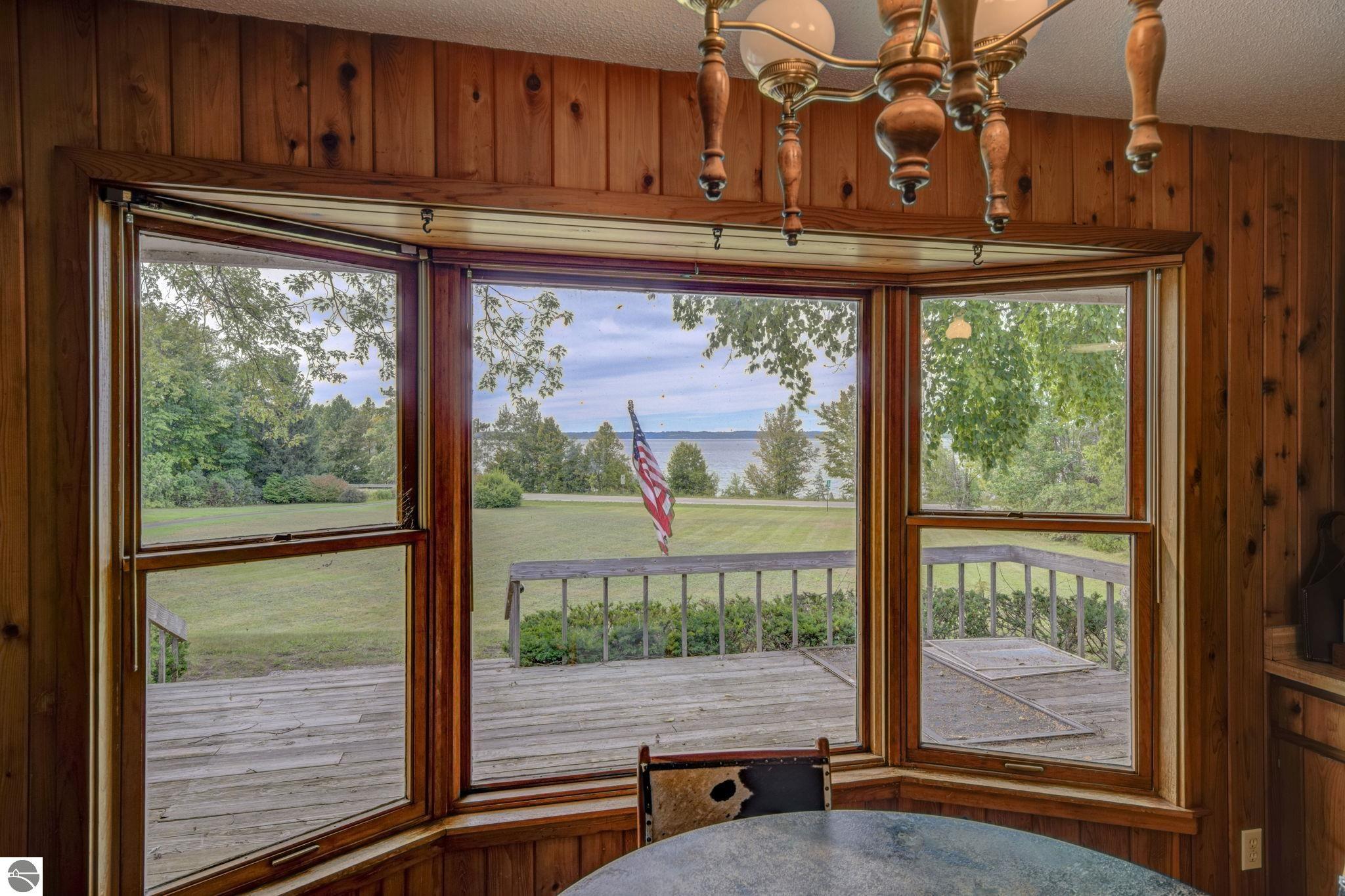 1996 Island View Road