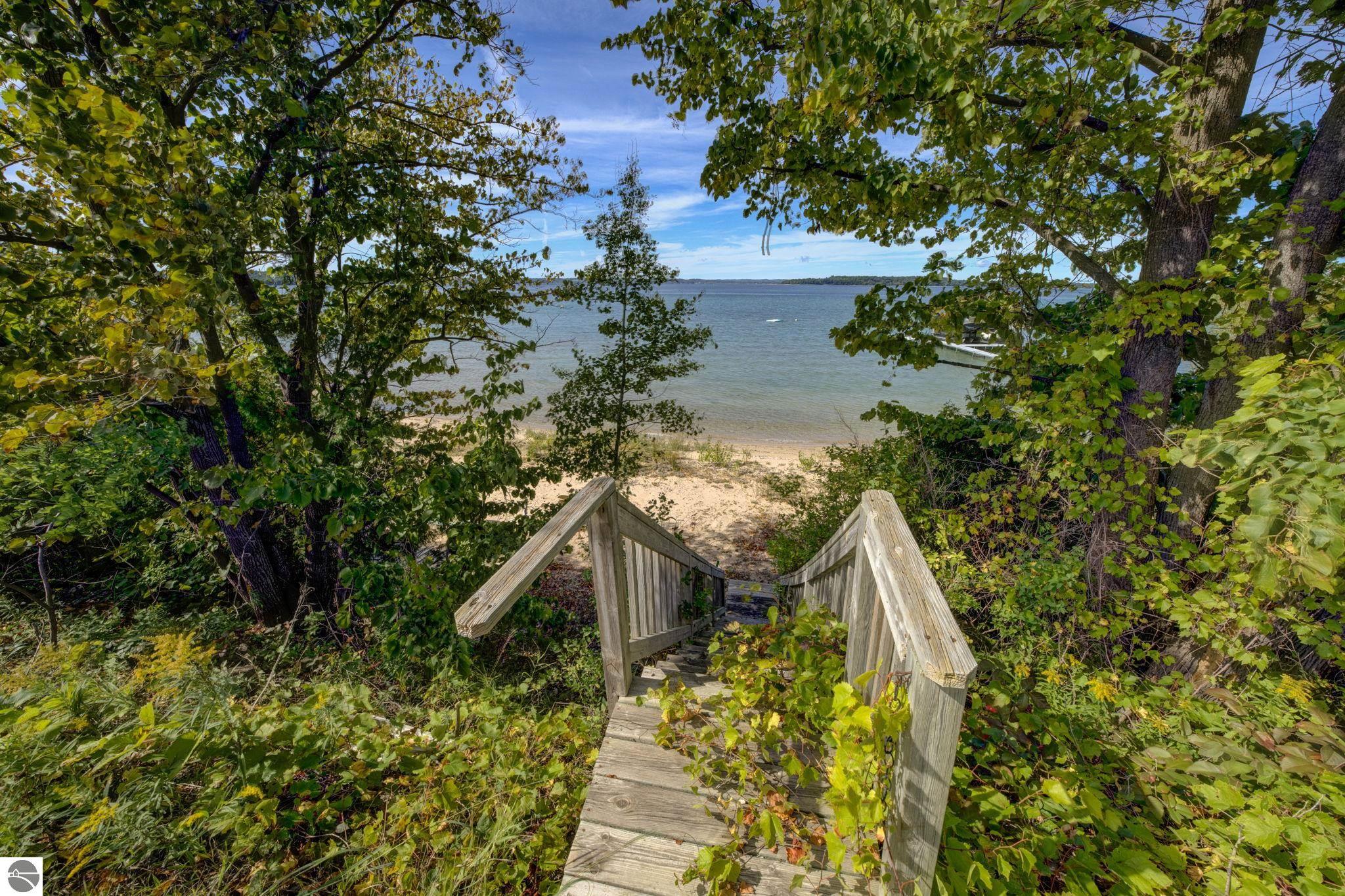 1996 Island View Road