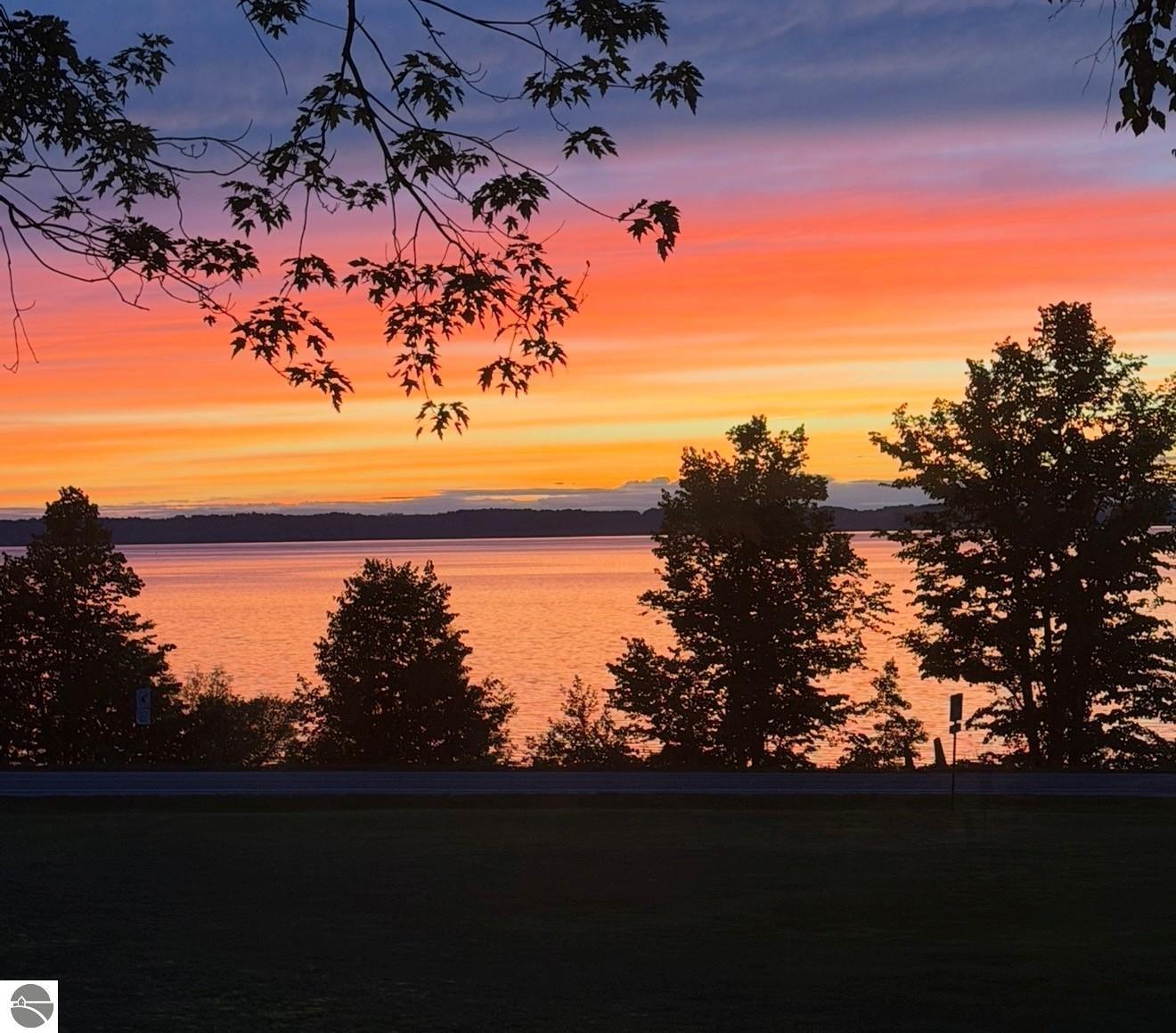 1996 Island View Road