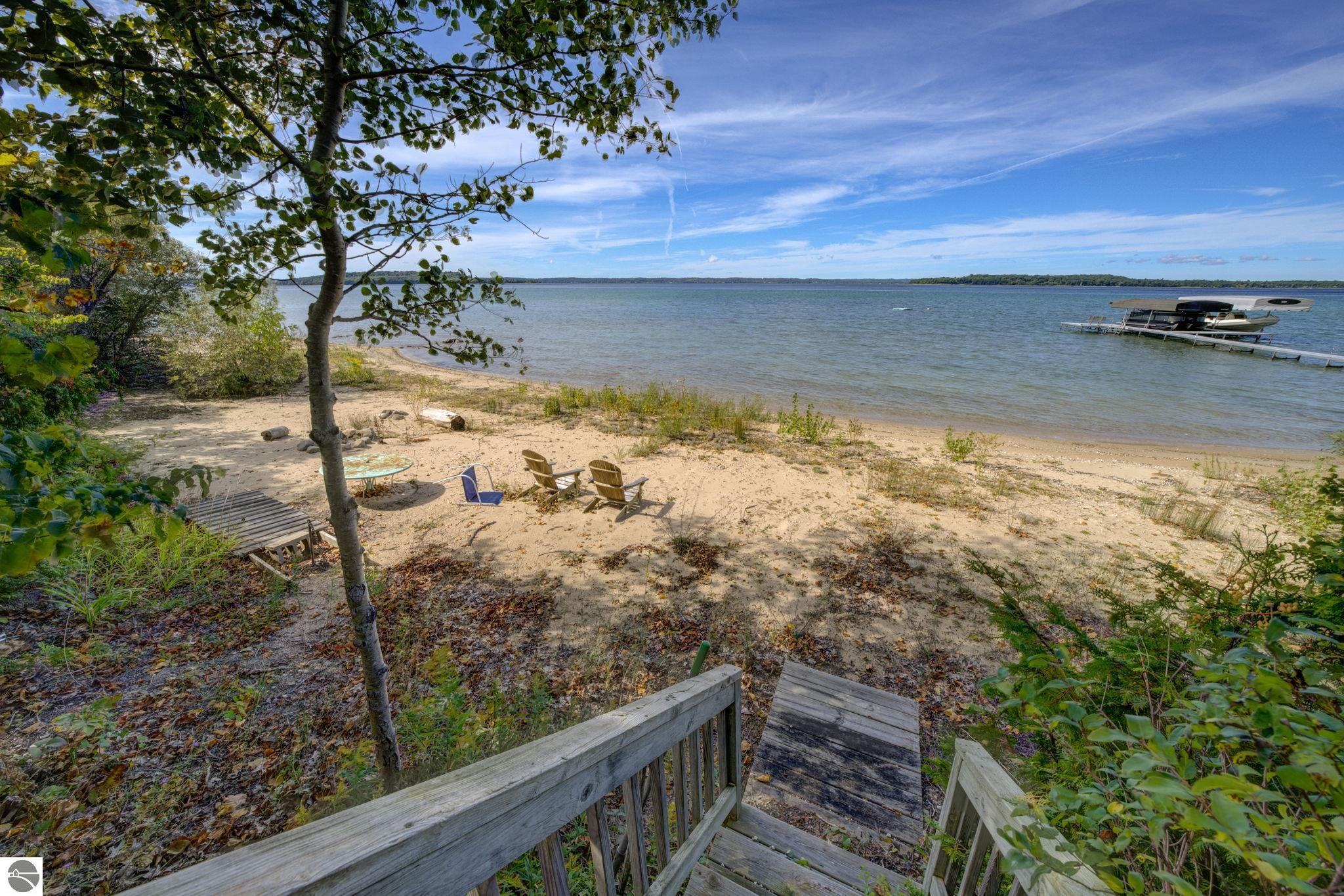 1996 Island View Road