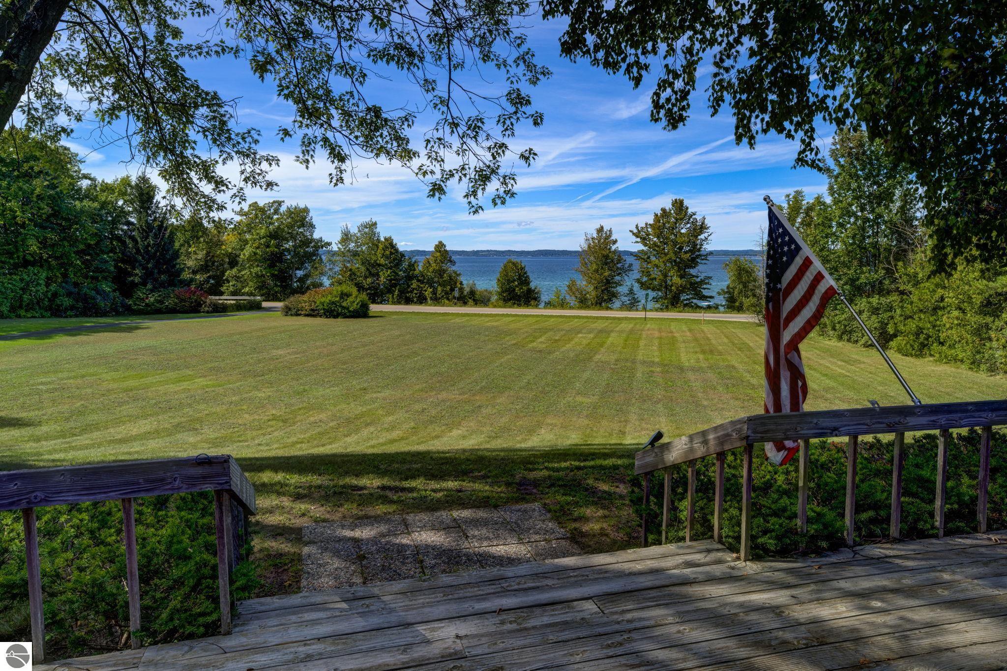 1996 Island View Road