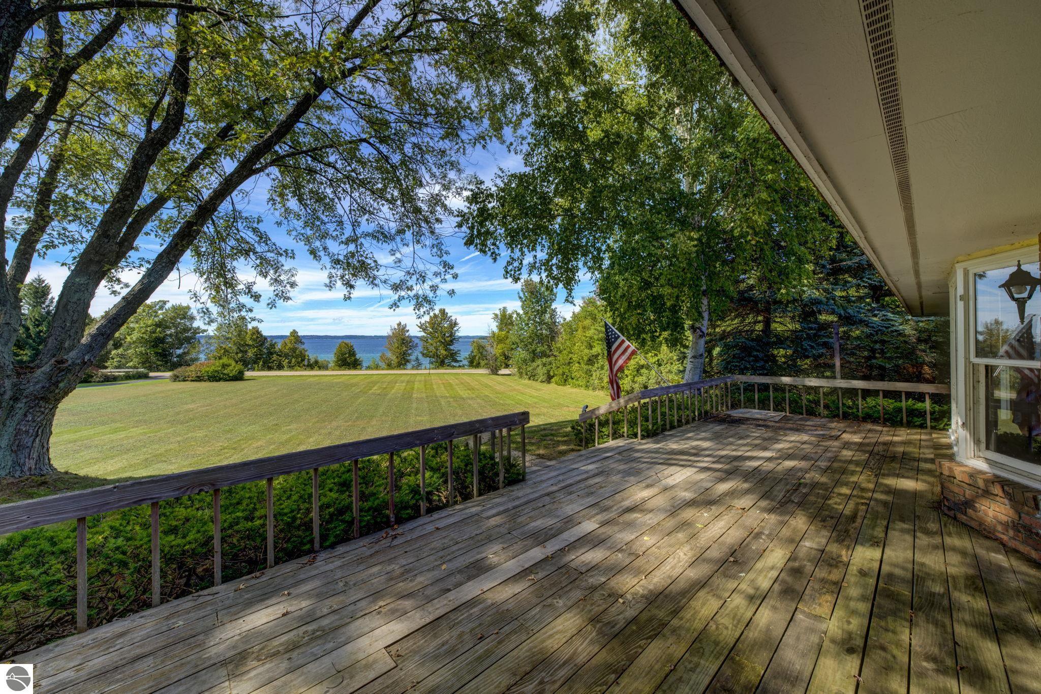 1996 Island View Road