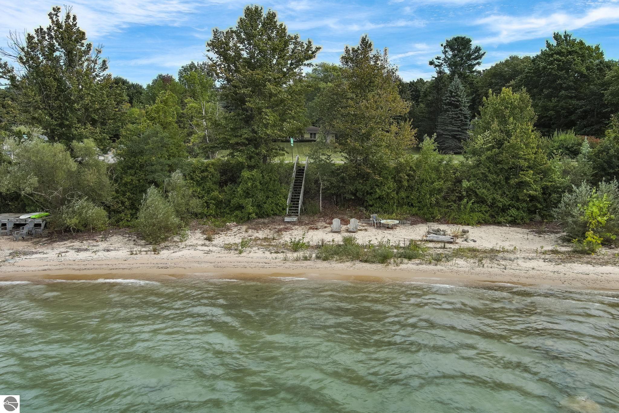 1996 Island View Road