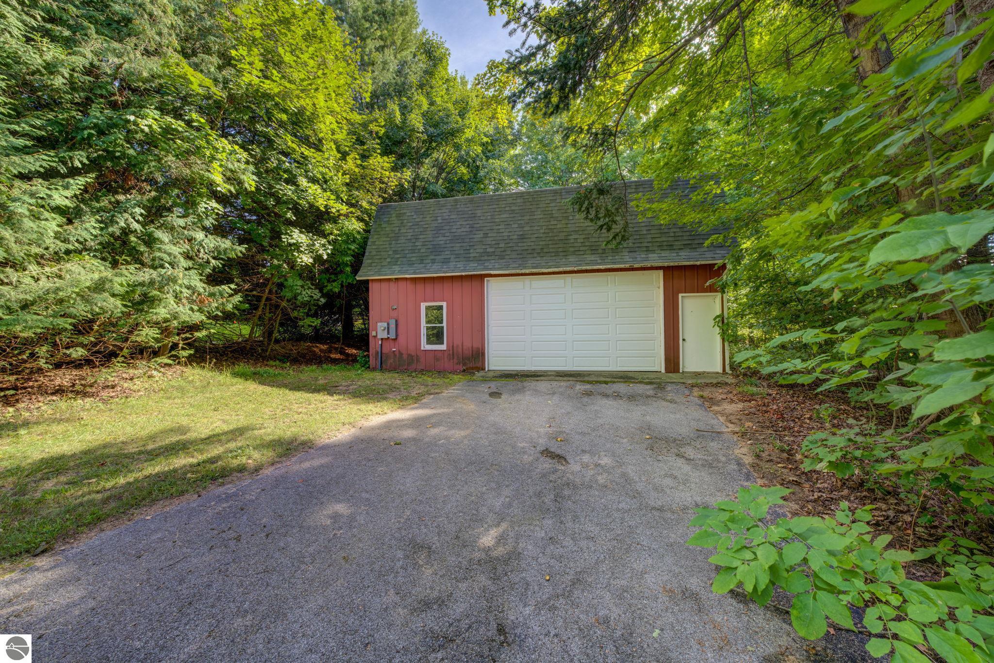 1996 Island View Road