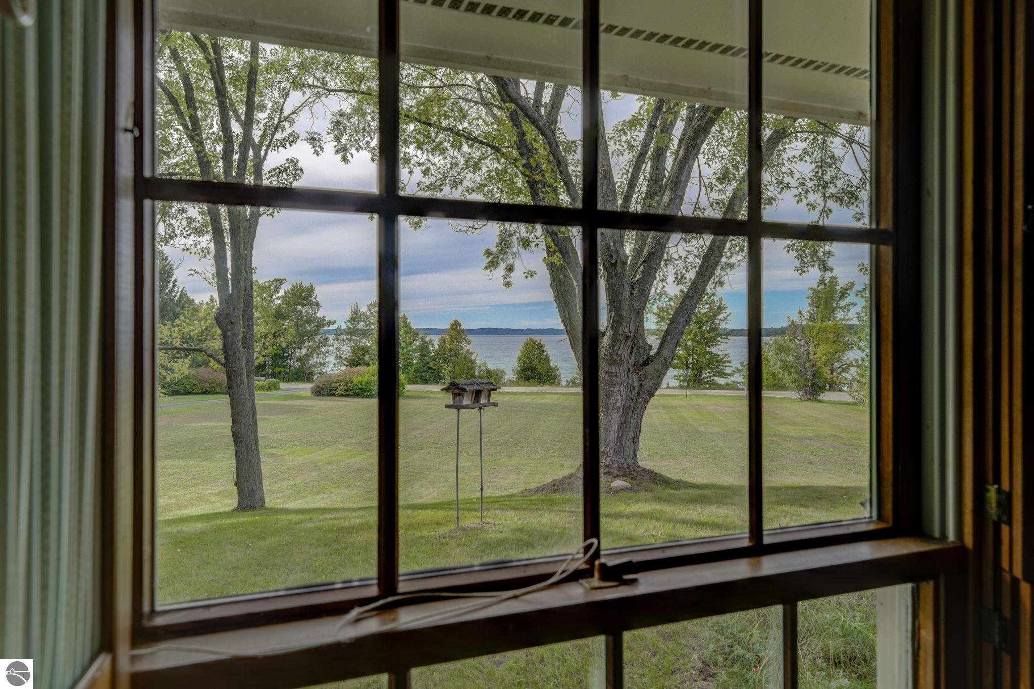 1996 Island View Road