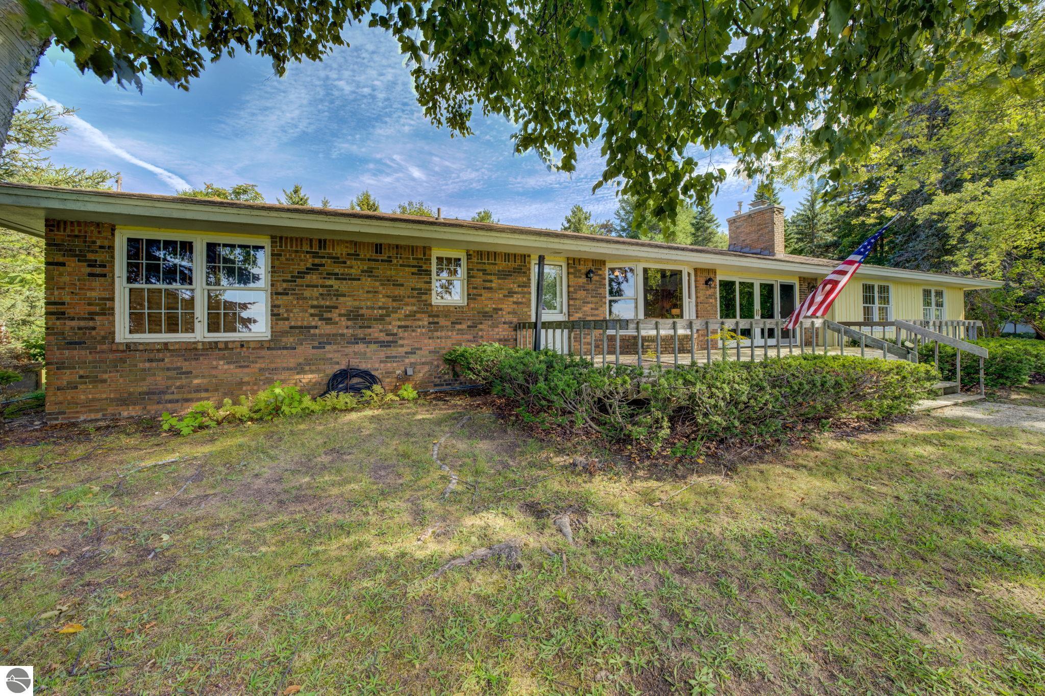 1996 Island View Road