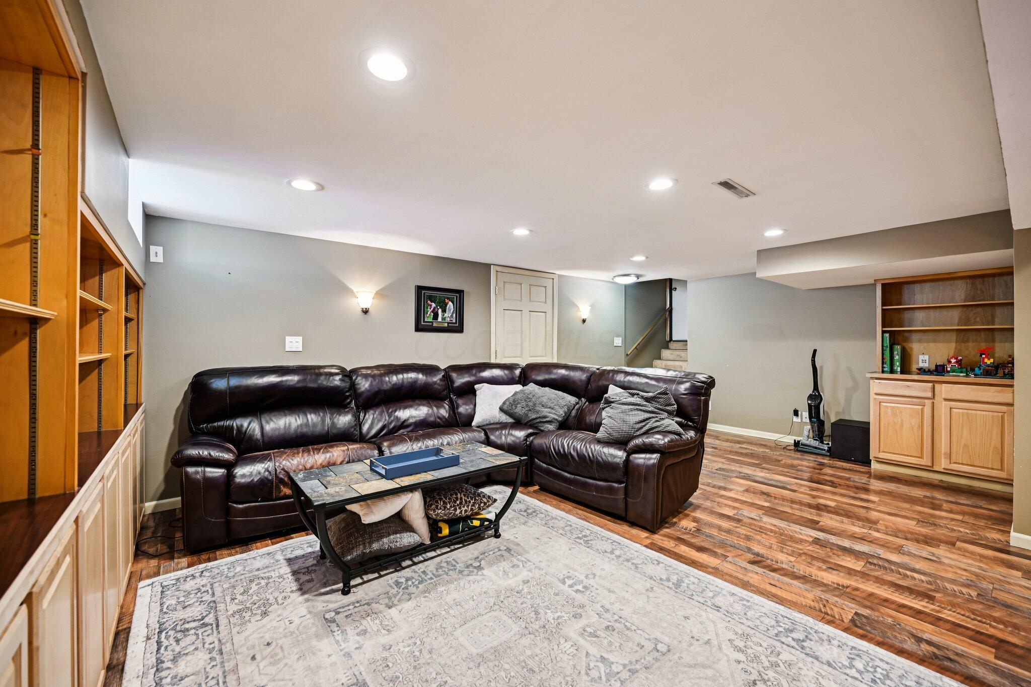 6187 Barberry Hollow