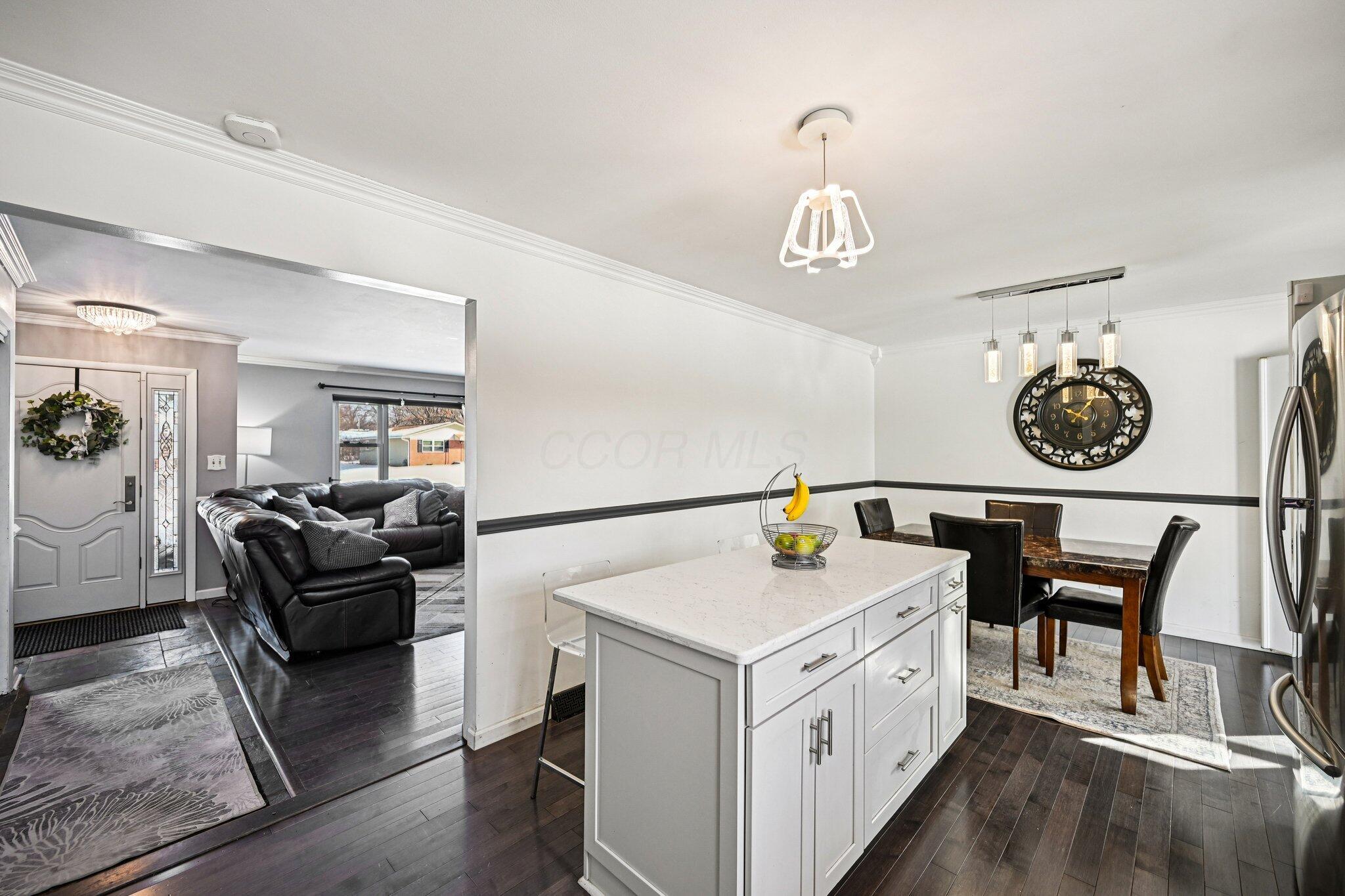 6187 Barberry Hollow