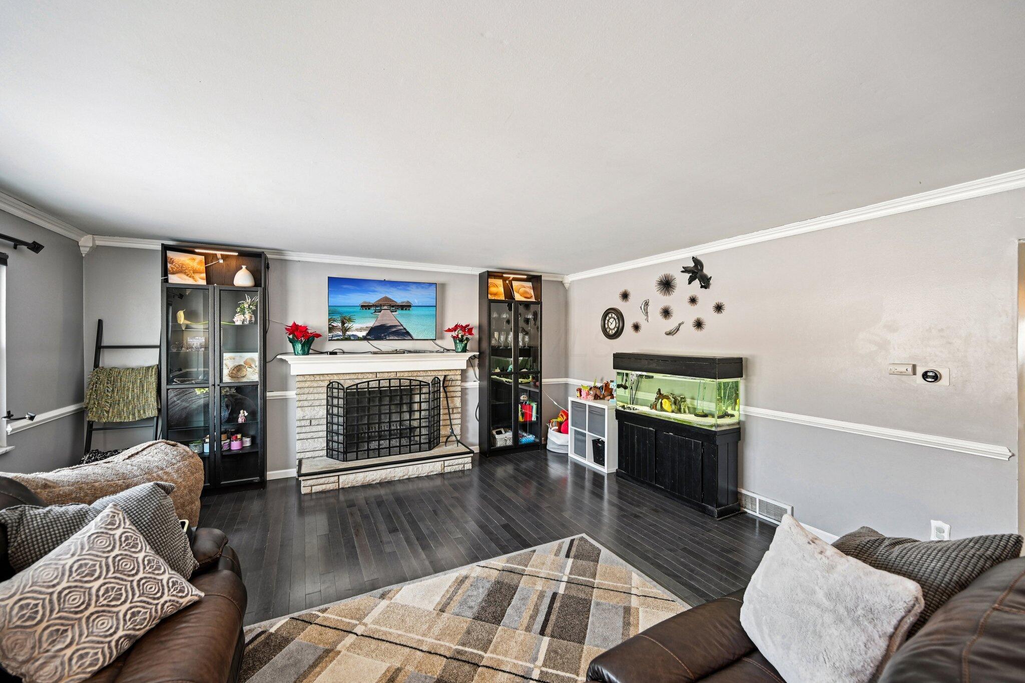 6187 Barberry Hollow