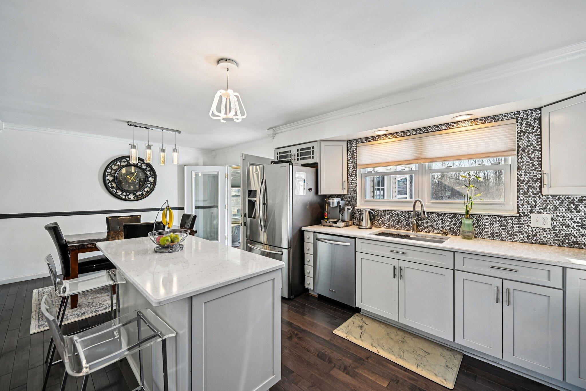 6187 Barberry Hollow