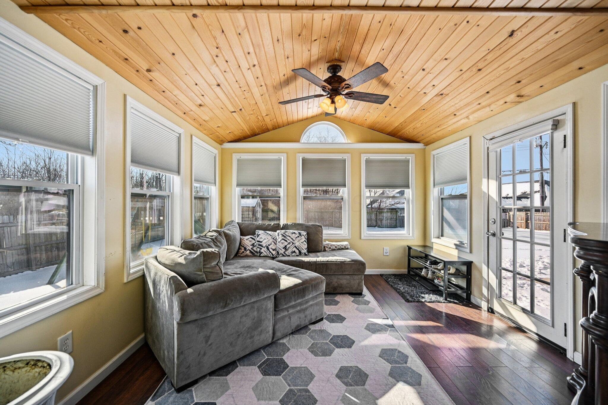 6187 Barberry Hollow