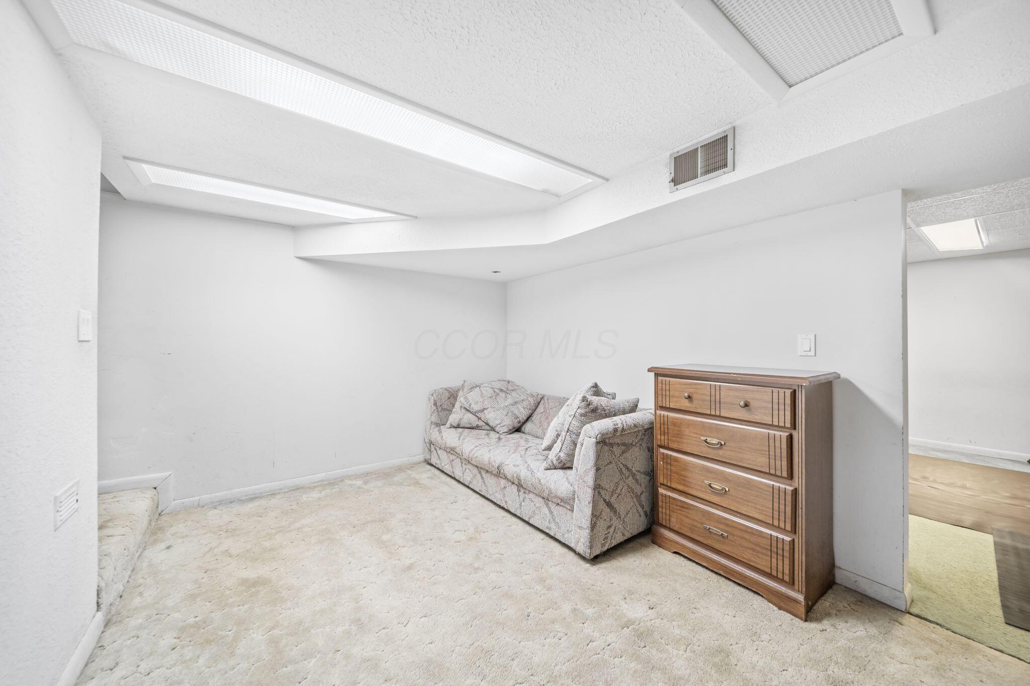 390 Dunbarton Road