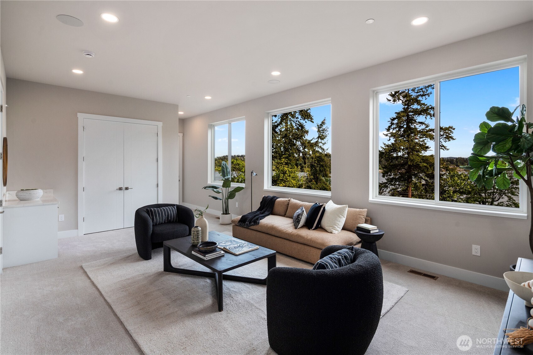 8814 NE Juanita Drive