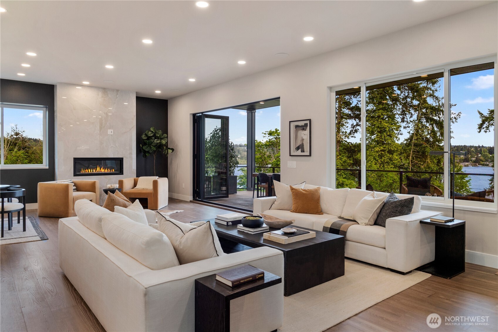 8814 NE Juanita Drive