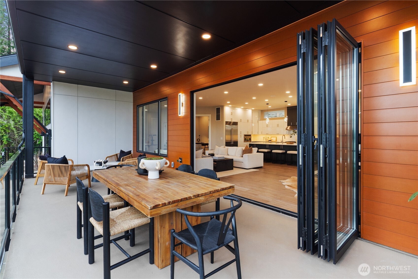 8814 NE Juanita Drive