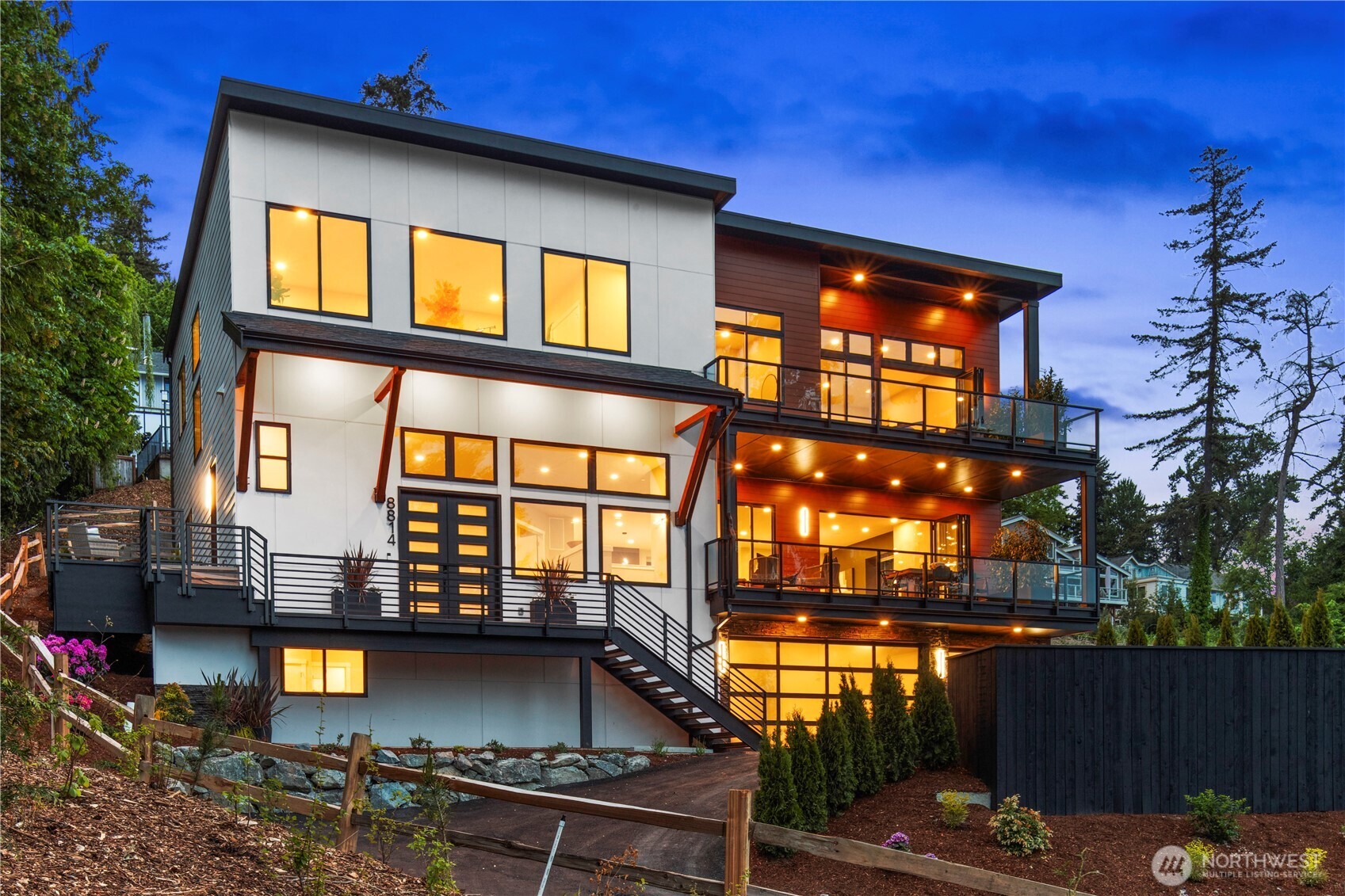 8814 NE Juanita Drive