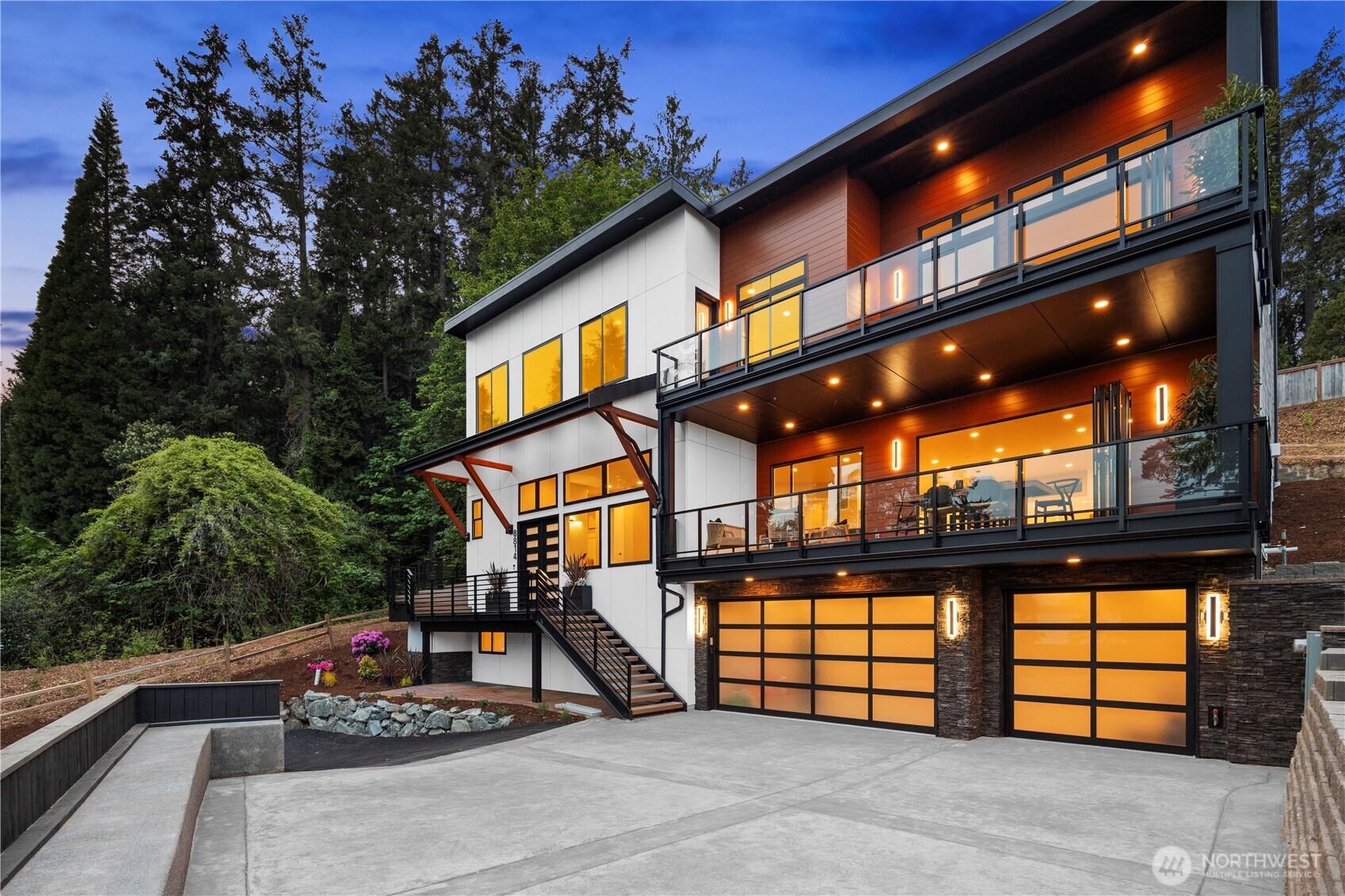 8814 NE Juanita Drive