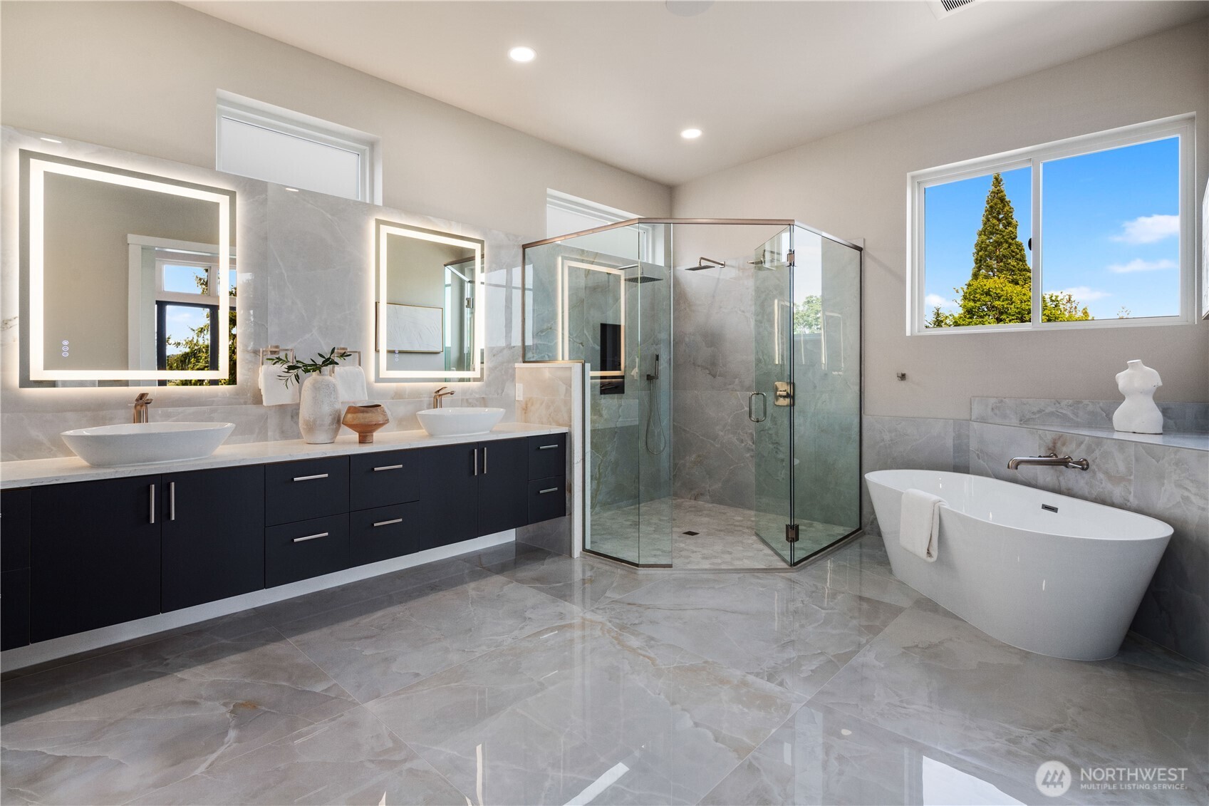 8814 NE Juanita Drive