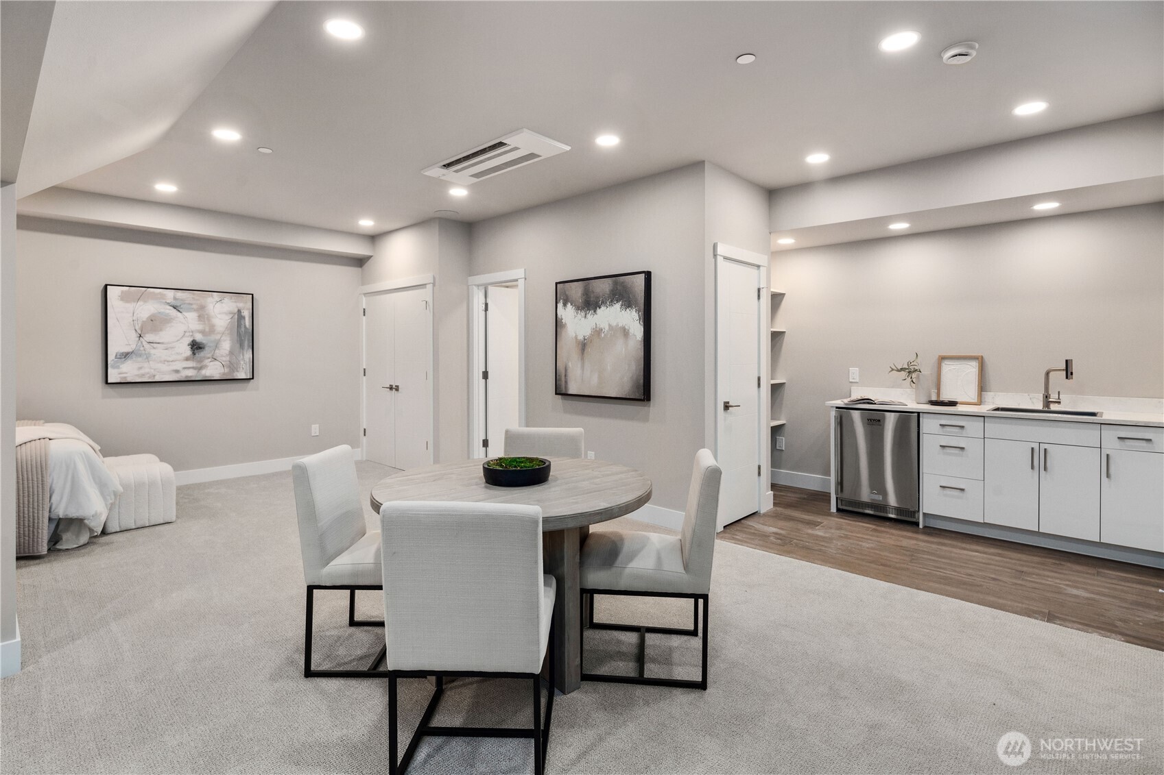 8814 NE Juanita Drive