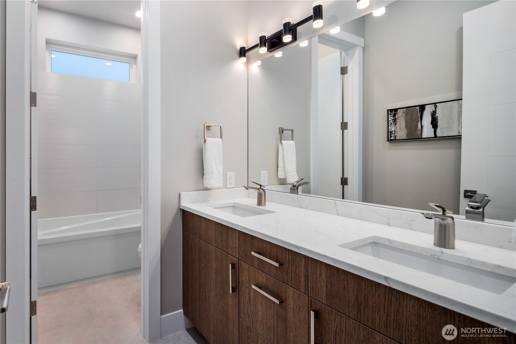 8814 NE Juanita Drive