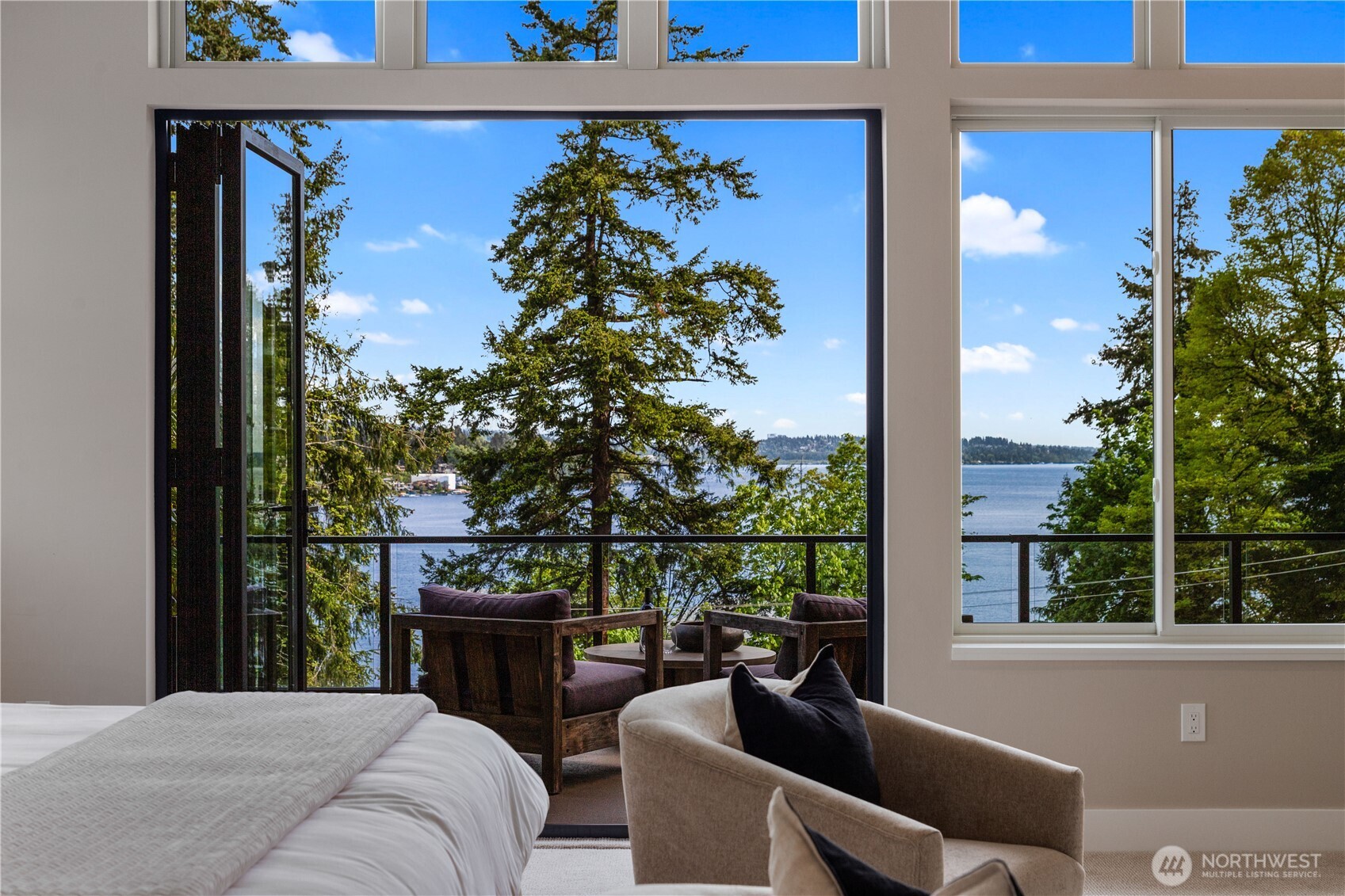 8814 NE Juanita Drive