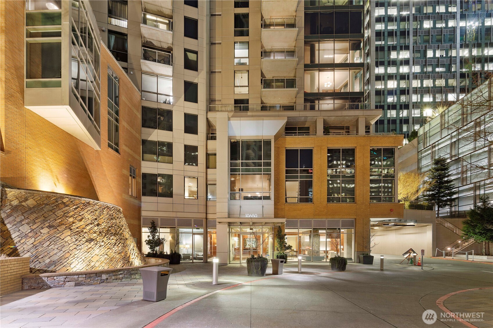 10650 NE 9th Place Unit: 2427