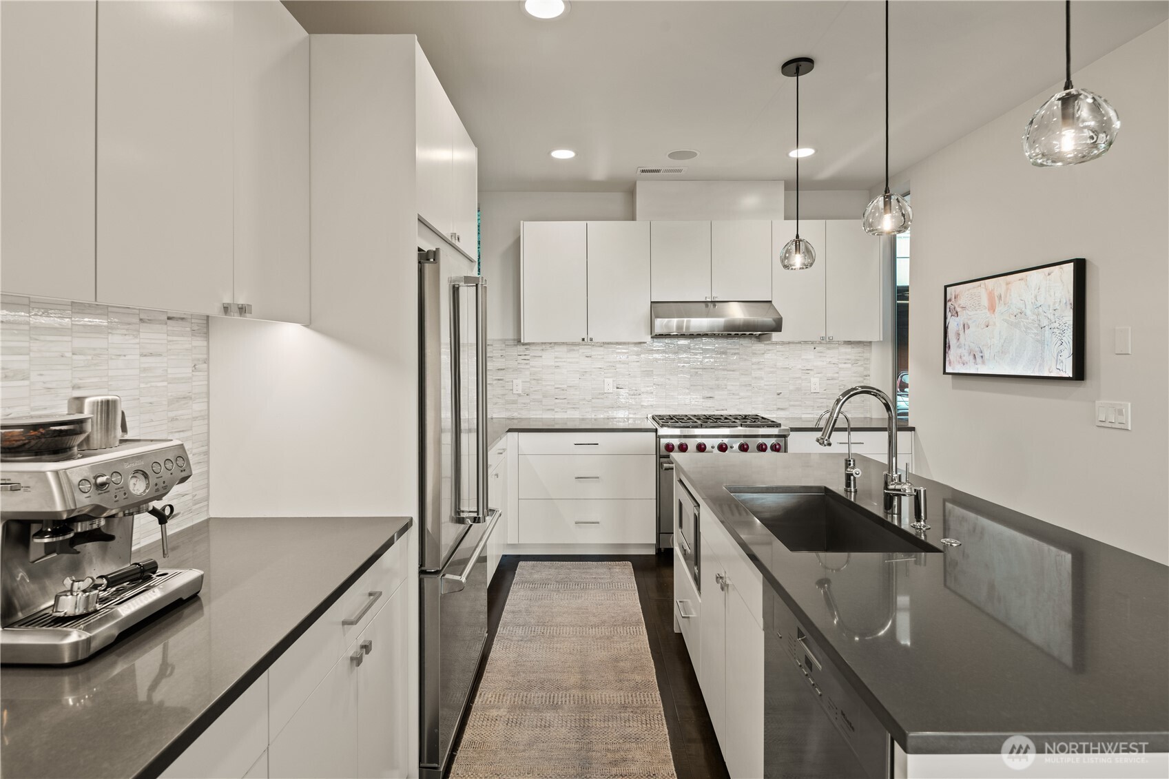 2832 Fairview Avenue E