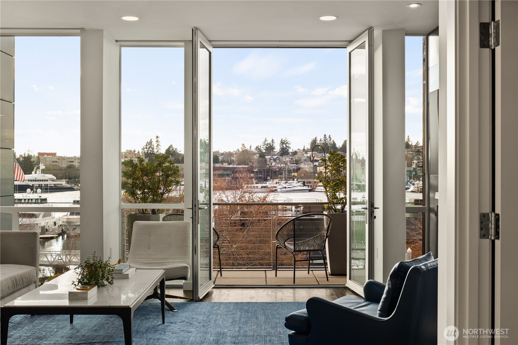 2832 Fairview Avenue E