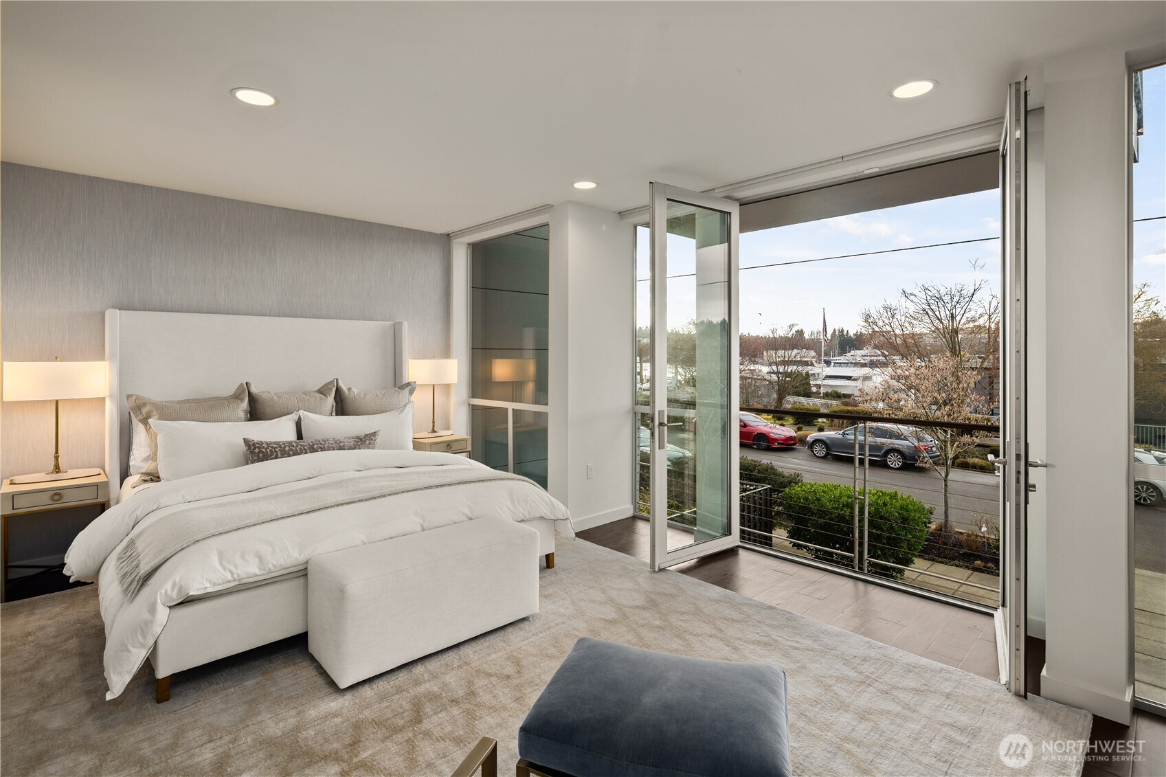 2832 Fairview Avenue E