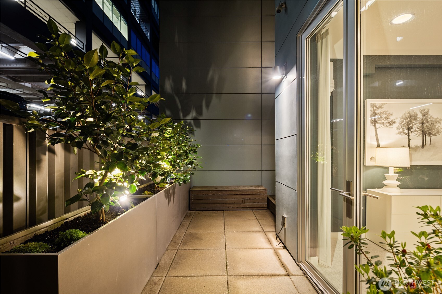 2832 Fairview Avenue E