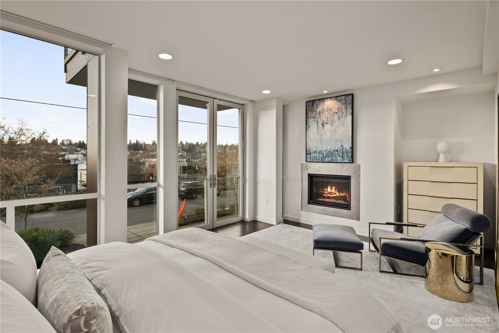 2832 Fairview Avenue E