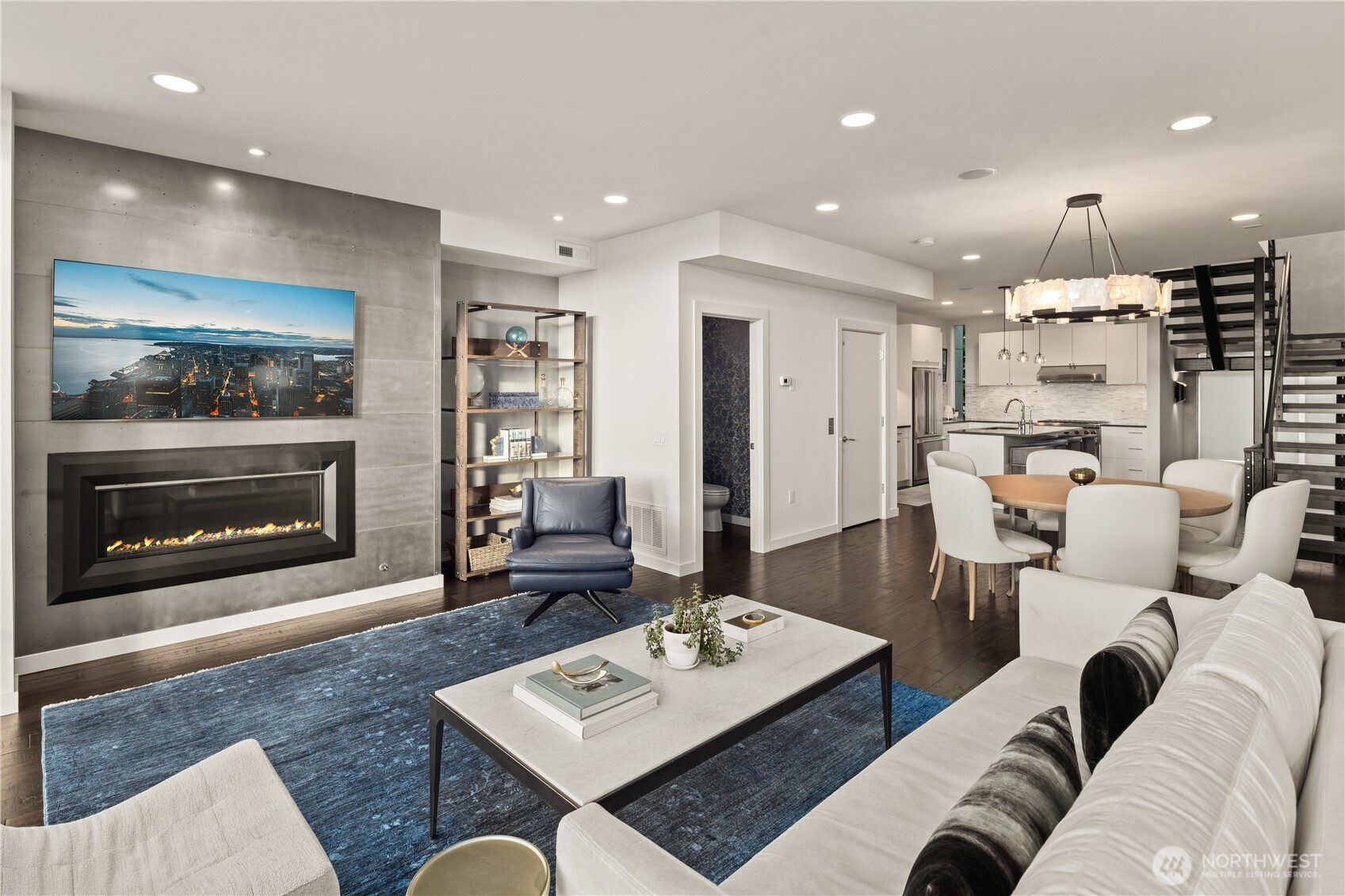 2832 Fairview Avenue E