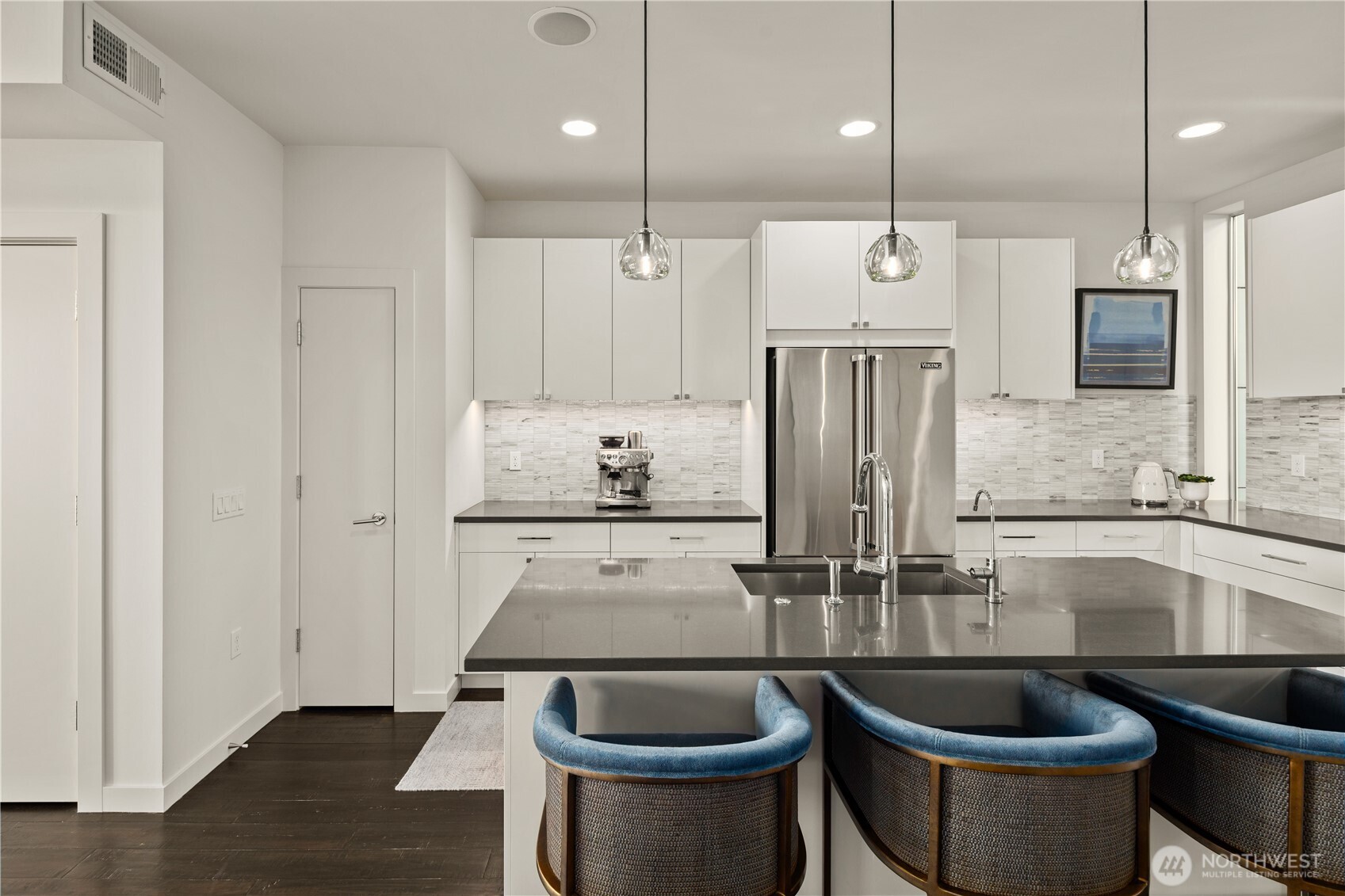 2832 Fairview Avenue E