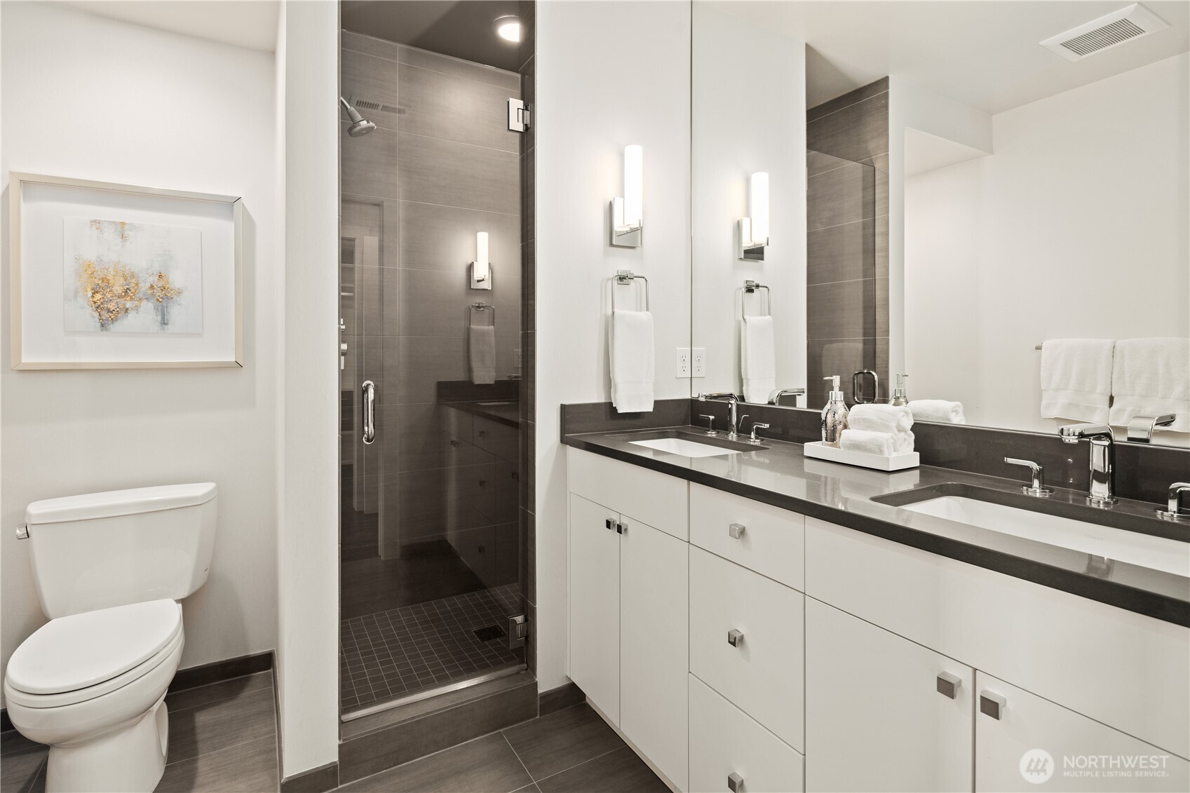 2832 Fairview Avenue E