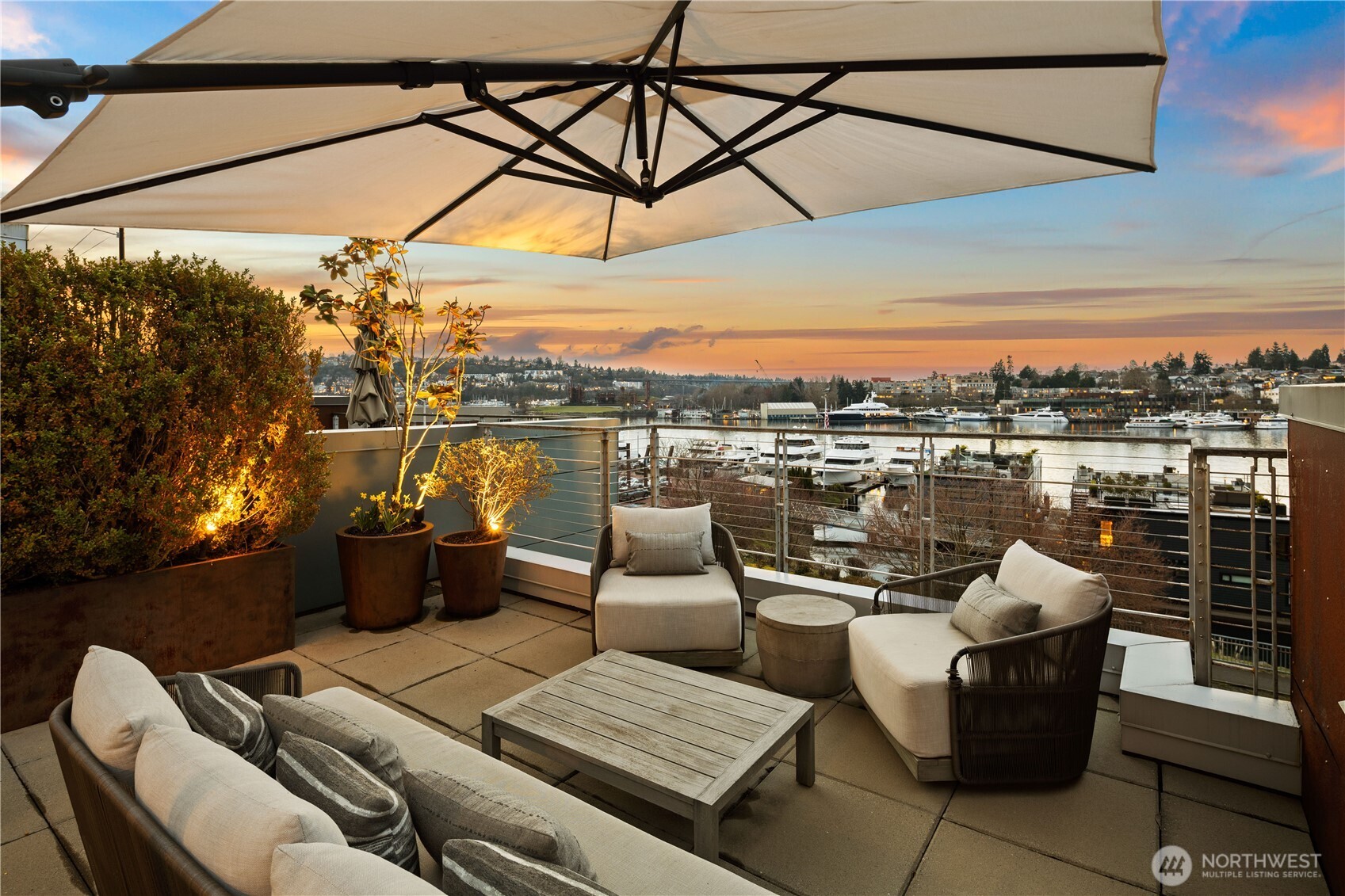 2832 Fairview Avenue E