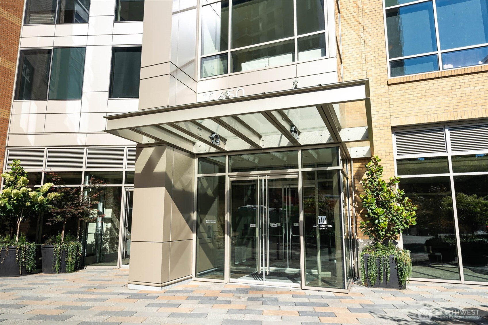 10650 NE 9th Place Unit: 1122